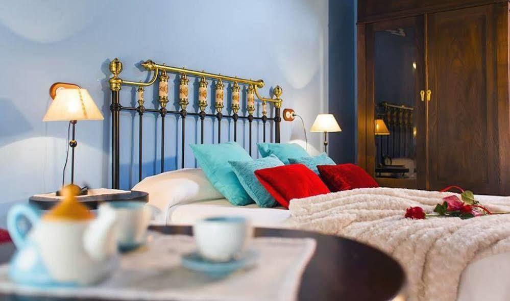 Os Tres Teixos Hotel Adelan Bagian luar foto