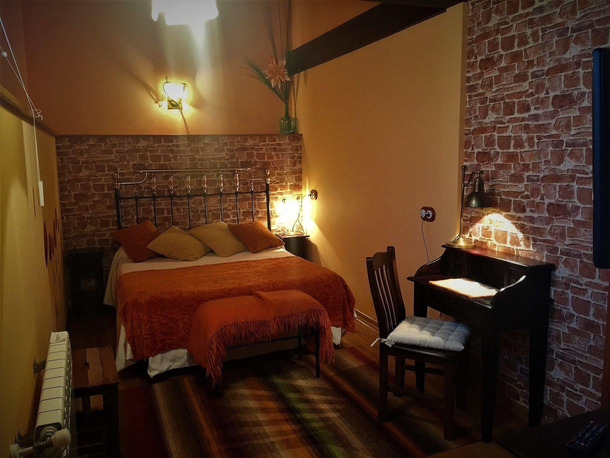 Os Tres Teixos Hotel Adelan Bagian luar foto