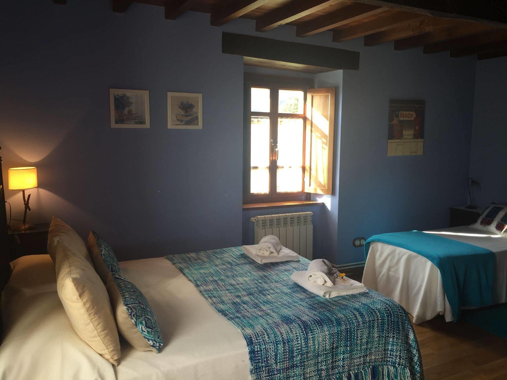 Os Tres Teixos Hotel Adelan Bagian luar foto