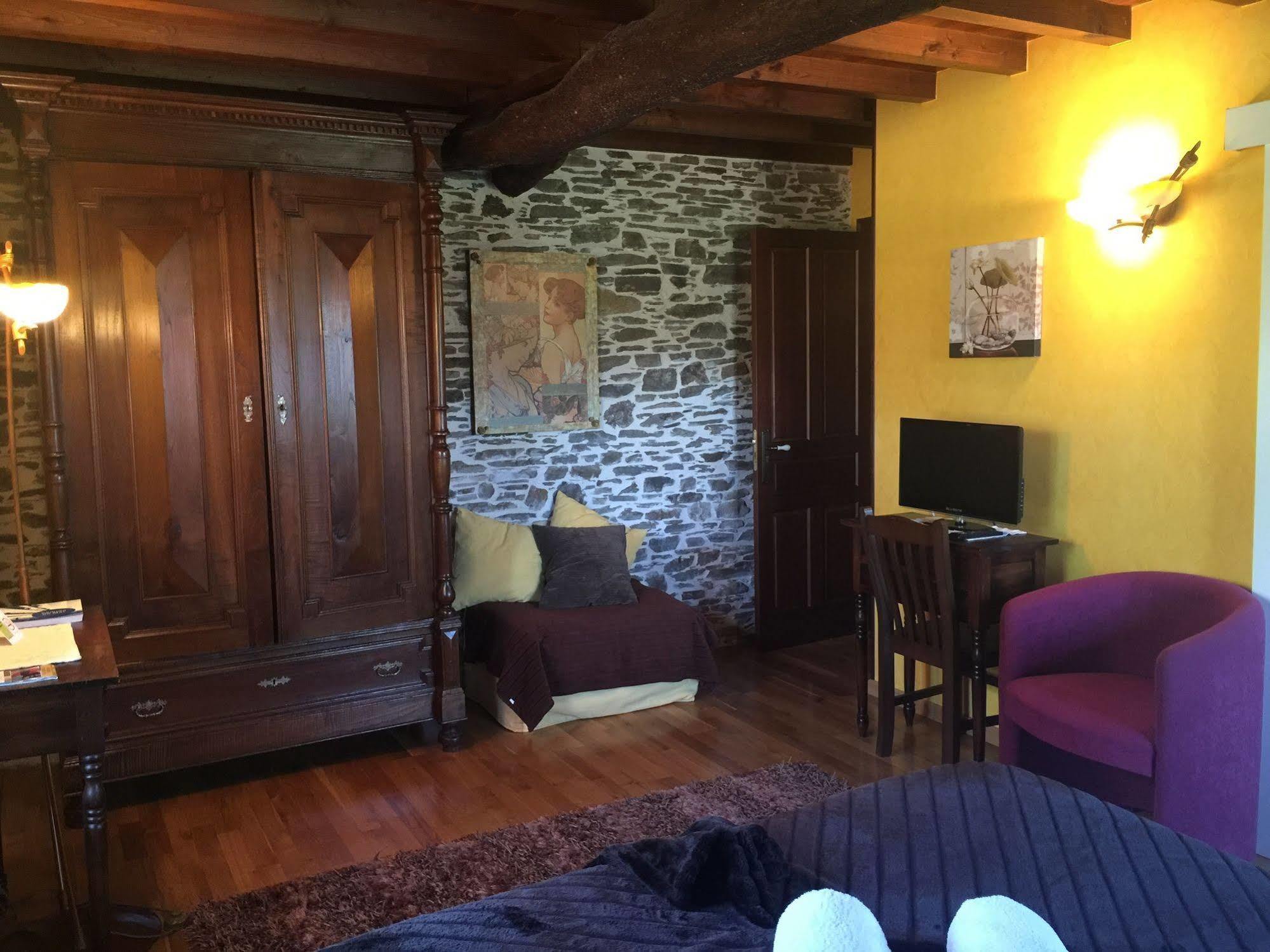 Os Tres Teixos Hotel Adelan Bagian luar foto