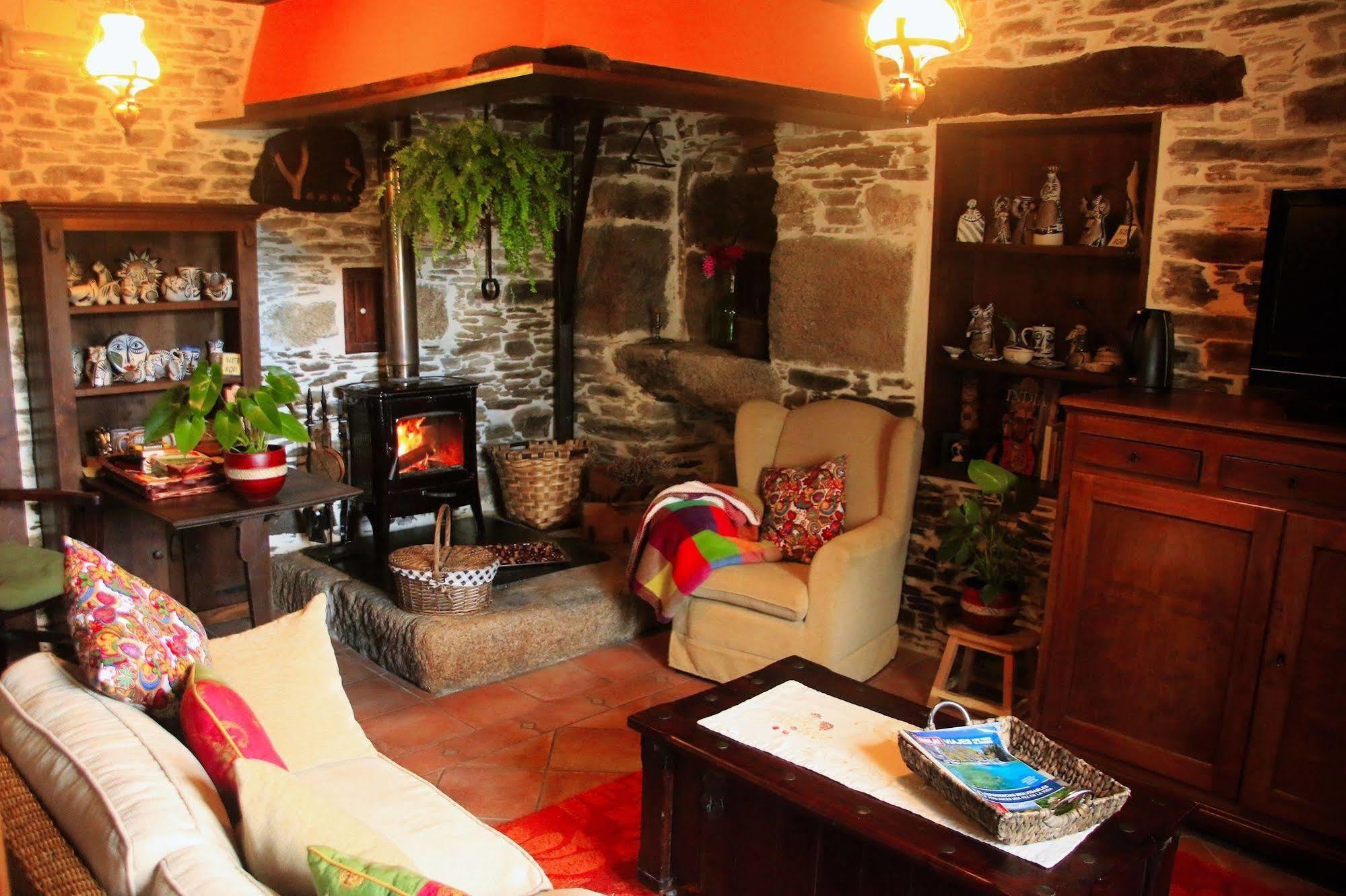 Os Tres Teixos Hotel Adelan Bagian luar foto